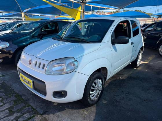 FIAT UNO 1.0 EVO VIVACE 8V FLEX 2P MANUAL FIAT UNO 1.0 EVO VIVACE 8V FLEX 2P MANUAL